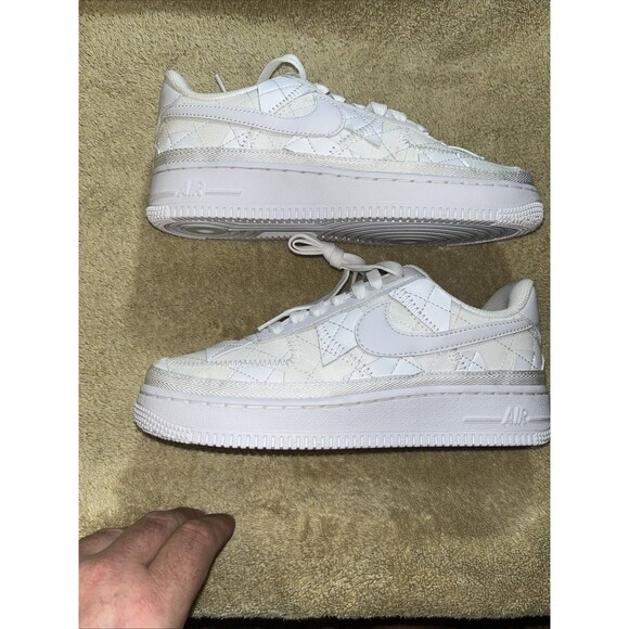 Athletic_Shoes